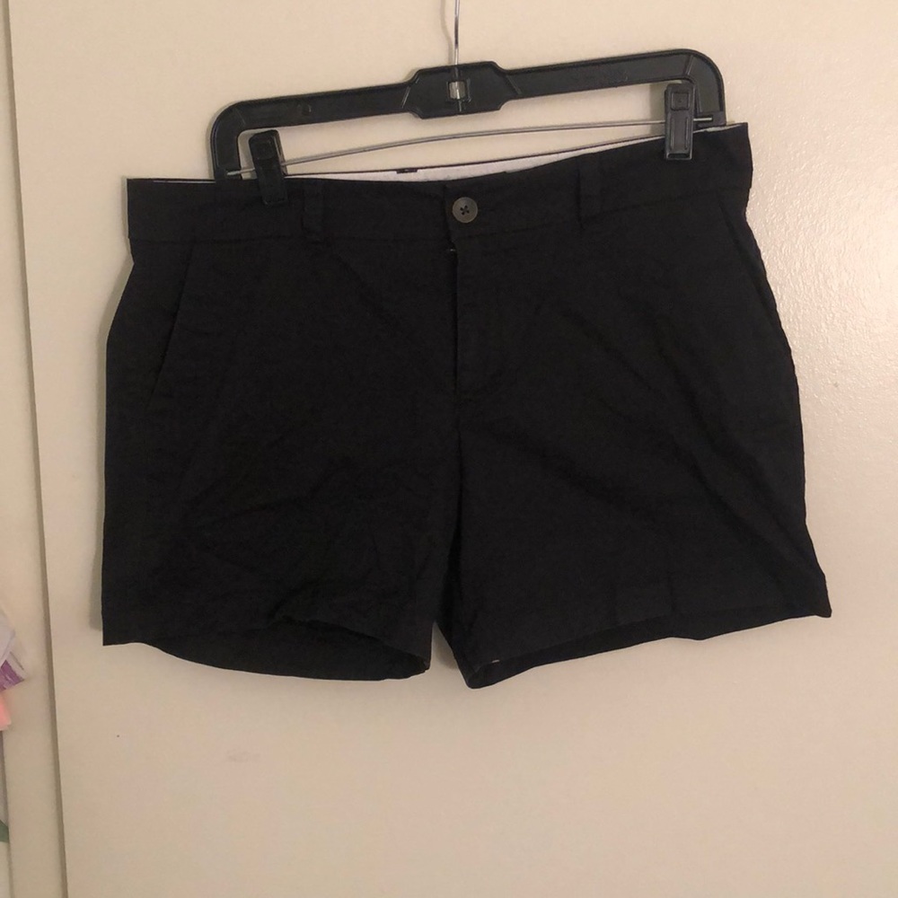 Black Old Navy shorts